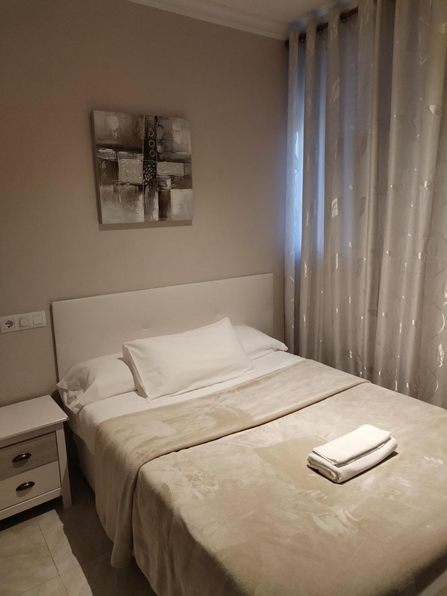 Pension A&E Manises Bagian luar foto