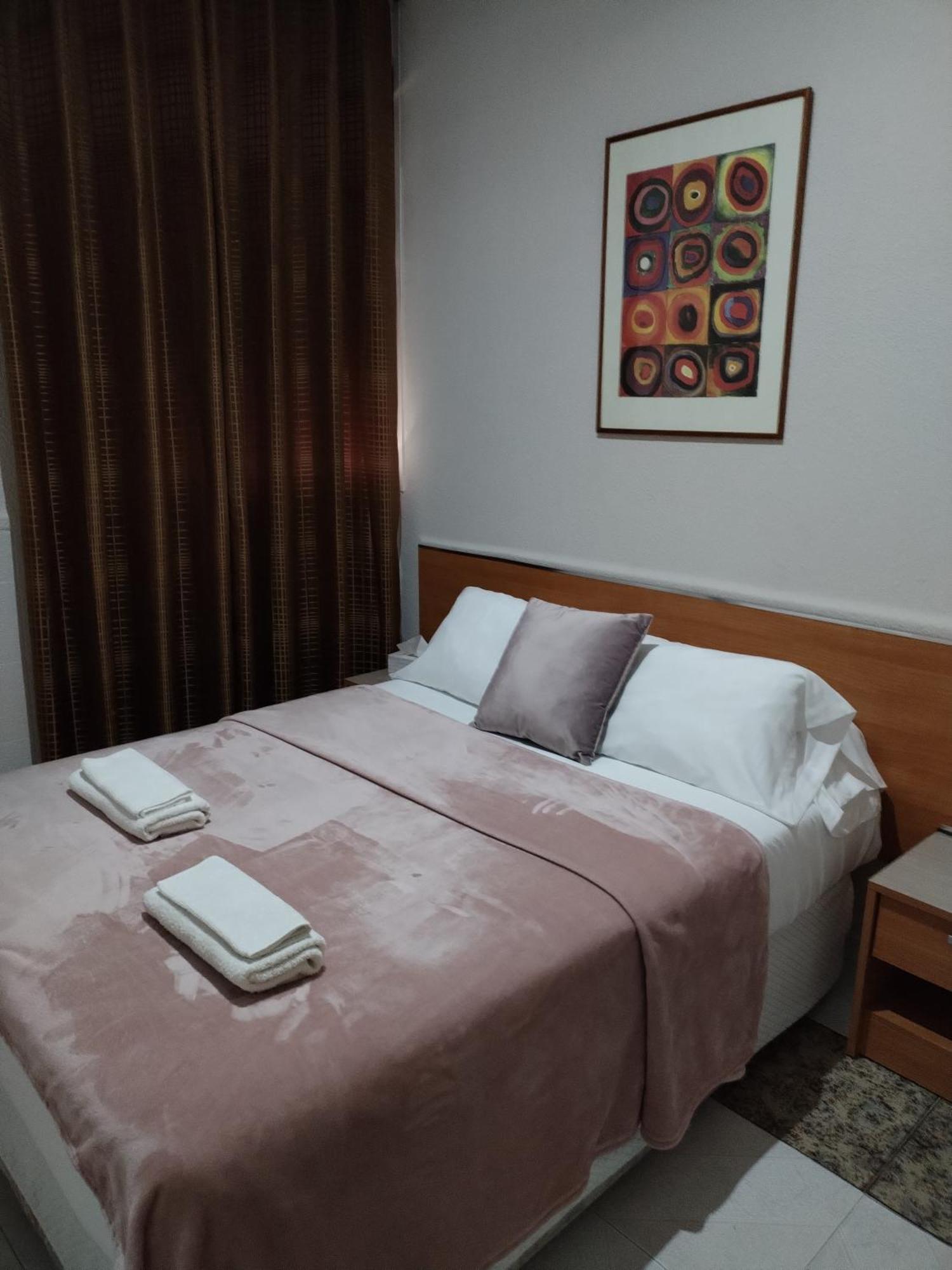 Pension A&E Manises Bagian luar foto