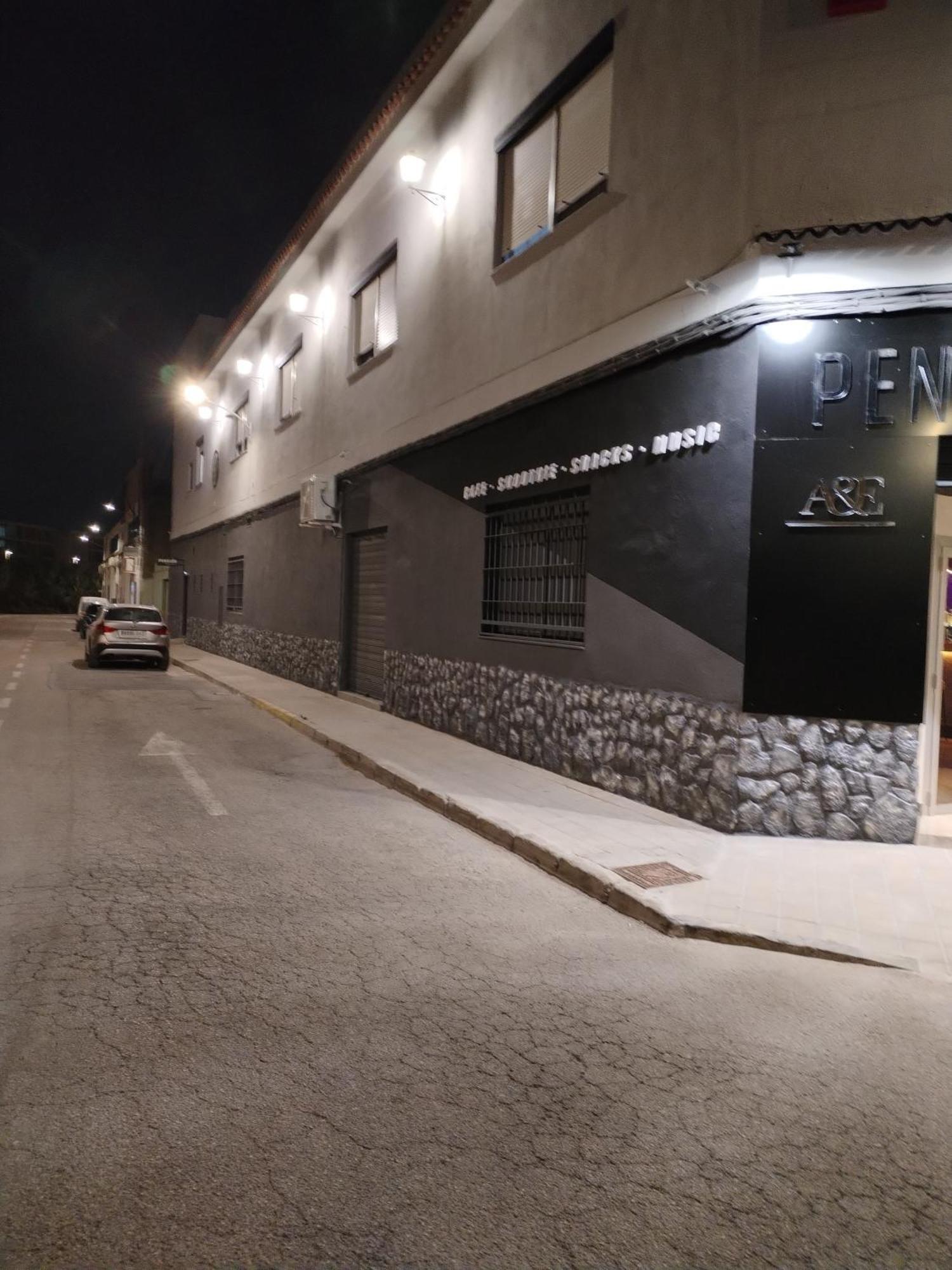 Pension A&E Manises Bagian luar foto