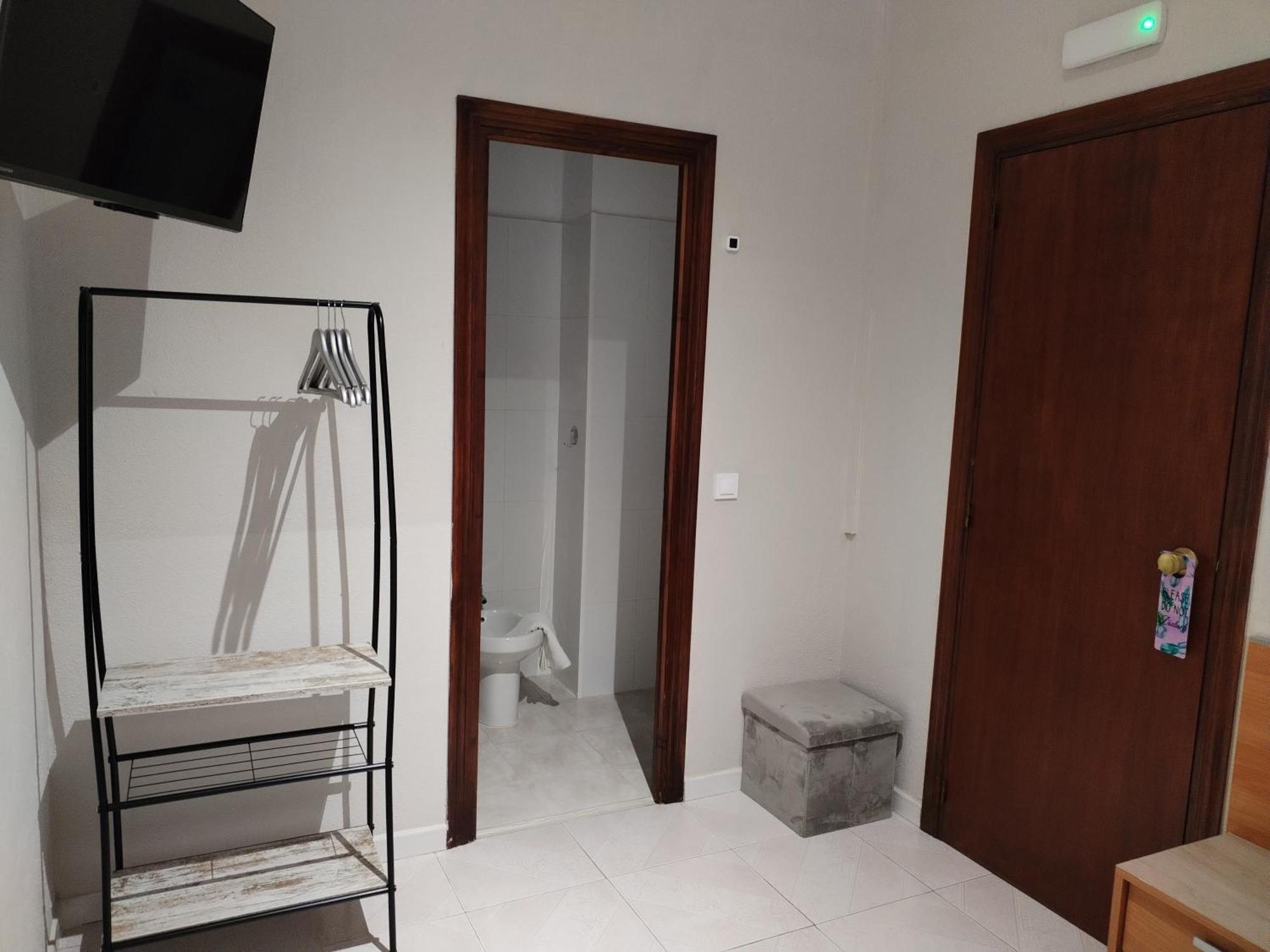 Pension A&E Manises Bagian luar foto
